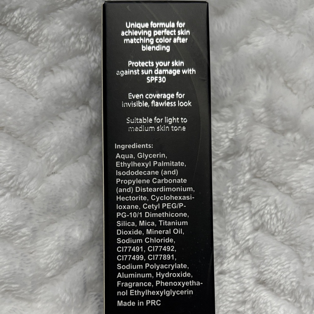 MagicSkin Changing Foundation - Picture 4 of 4